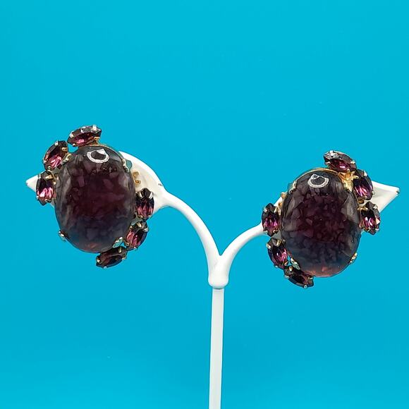 Vintage Purple Glass Rhinestone Clip Earrings, Gold Tone, 1 1/4", 1950s - Picture 4 of 10